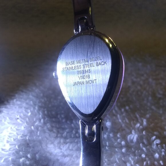 Armitron Now Heart Shape Quartz Watch Pink Dial Silver Bracelet New Bat Great ! - Picture 11 of 11